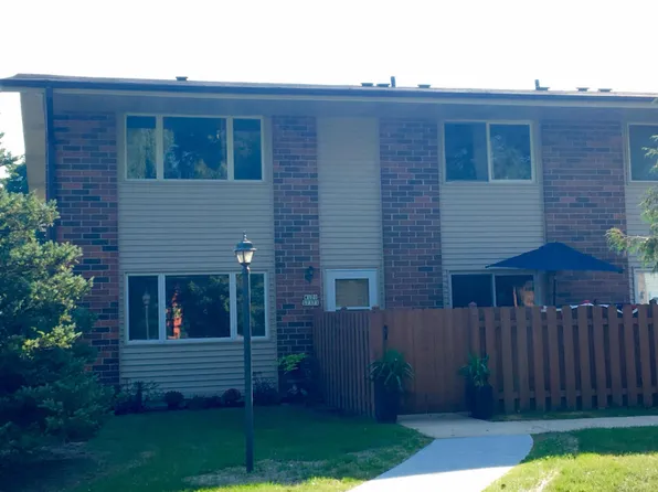 W170S7373 Parkland Dr, Muskego, WI 53150