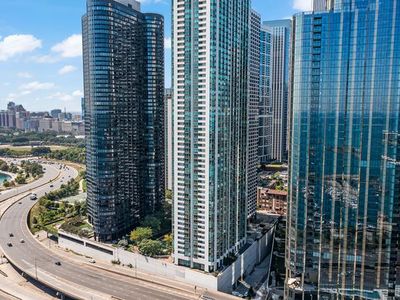 195 N Harbor Dr APT 3301, Chicago, IL, 60601