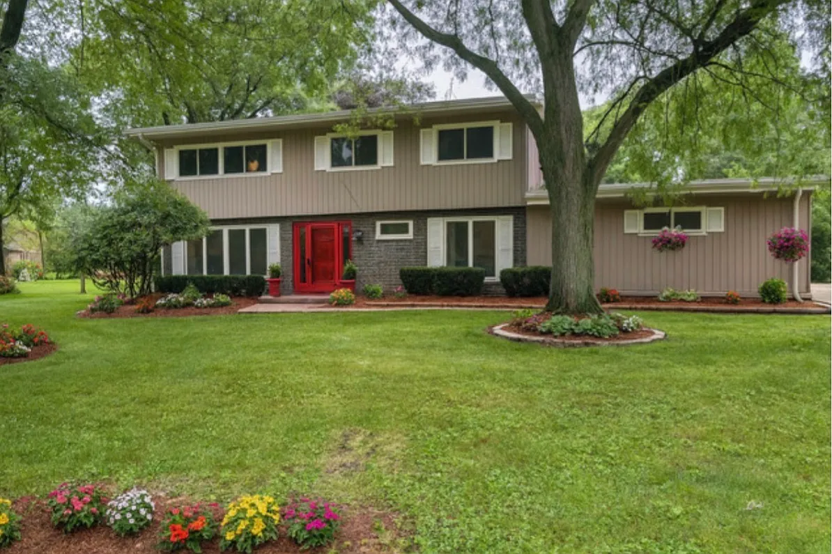 206 Julie Dr photo 1