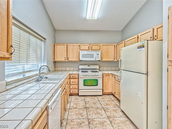4th image of 8661 Freeport Ln