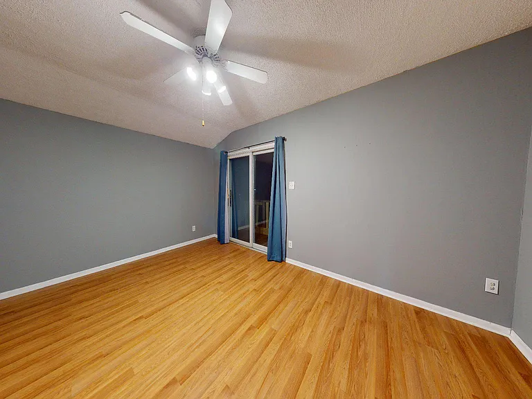 669 N Henderson Rd — Photo 35