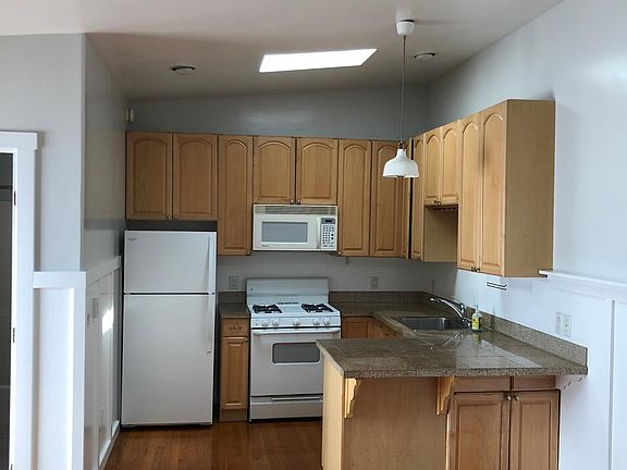 3rd image of 3167 23rd St #6