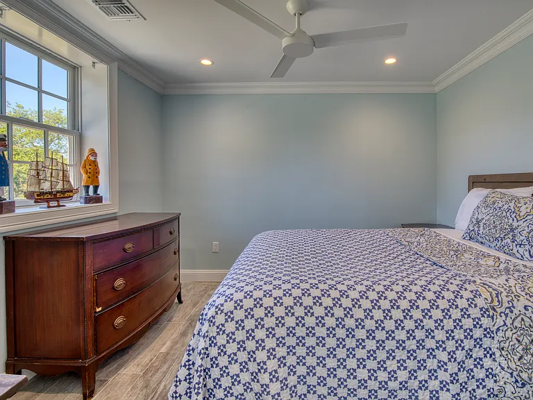 288 Fairview Ave — Photo 6
