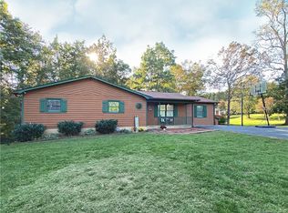1691 Dickinson Rd, Hickory, NC 28602