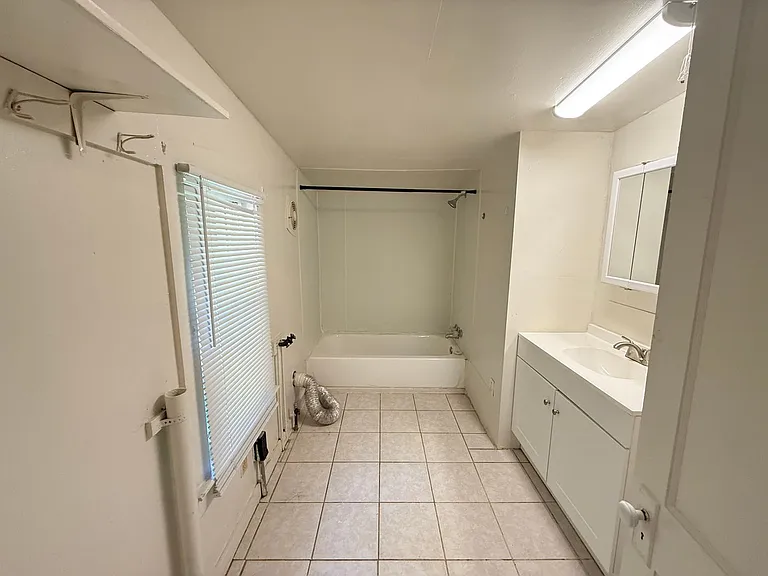906 Helena Ave — Photo 10
