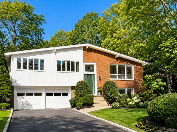 132 Brandeis Rd, Newton, MA 02459