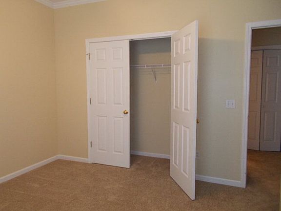 3rd image of 106 Frankwood Dr