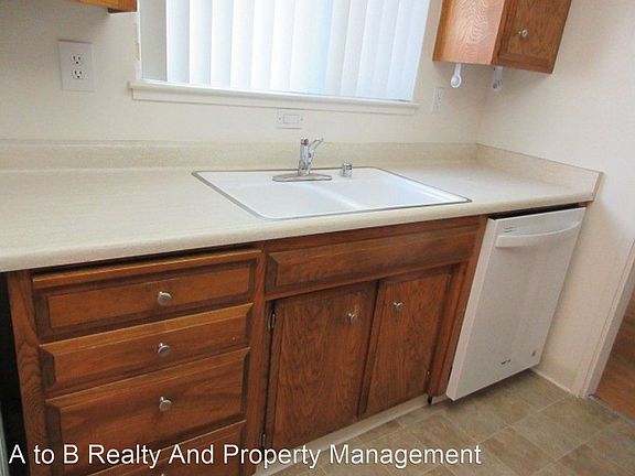 3rd image of 884 Leland Way