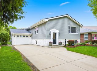 639 N Kaspar Ave, Arlington Heights, IL 60004