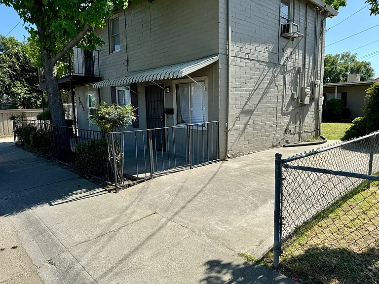 2515 N Franklin Ave #A — Photo 15