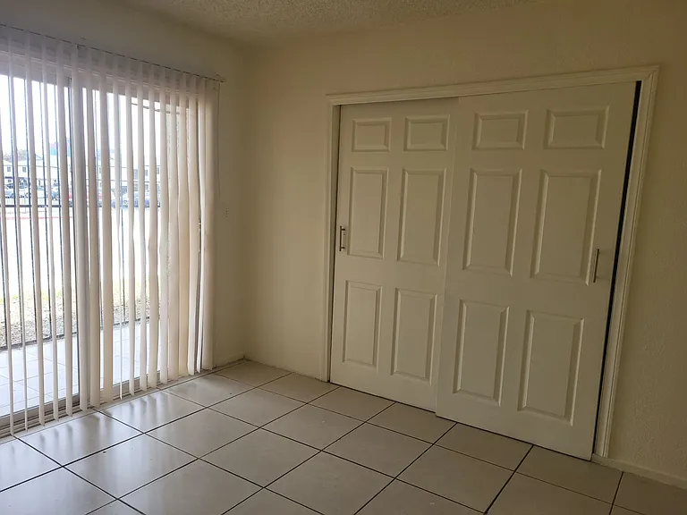 4610 Elk Springs Ave — Photo 7