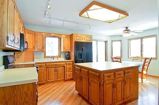 5th image of 4640 Parkcliff Dr