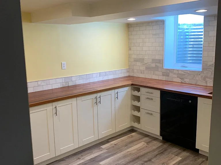 2541 Bittersweet Ln N — Photo 18