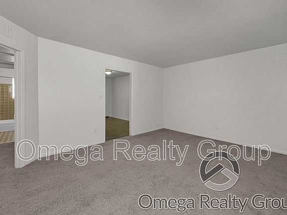 5th image of 2020 High School Rd APT H