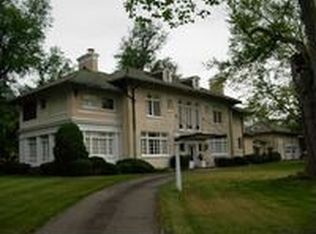 100 S Chelsea St, Sistersville, WV 26175