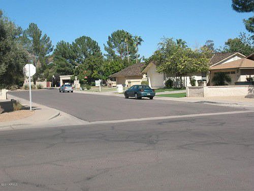5th image of 9129 S Heather Dr