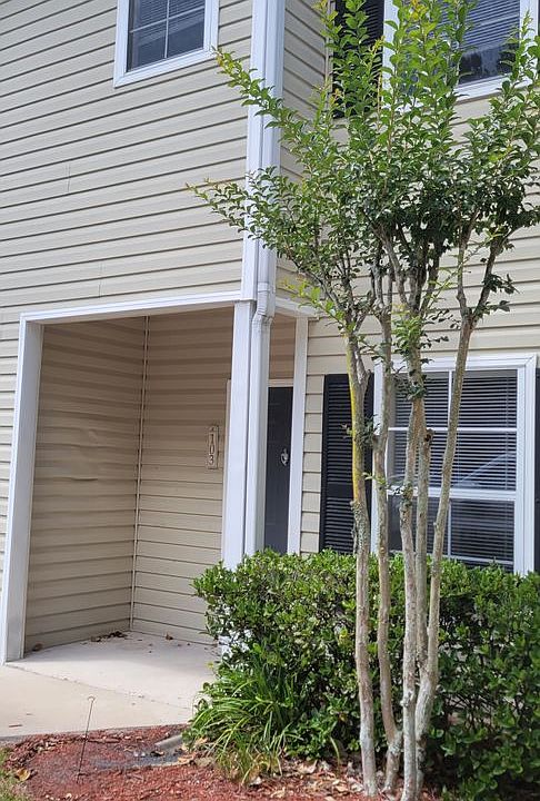 1st image of 5008 NW 44th Ln APT 103