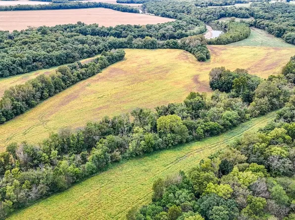 Sunnyside Ln, New London, MO 63459