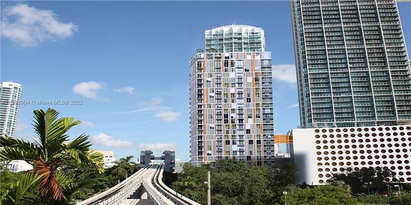 1st image of 31 SE 6th St APT 506