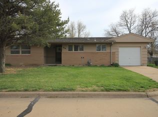 939 Somerset Cir, Salina, KS 67401