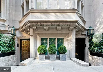 151 East 72nd Street in Lenox Hill