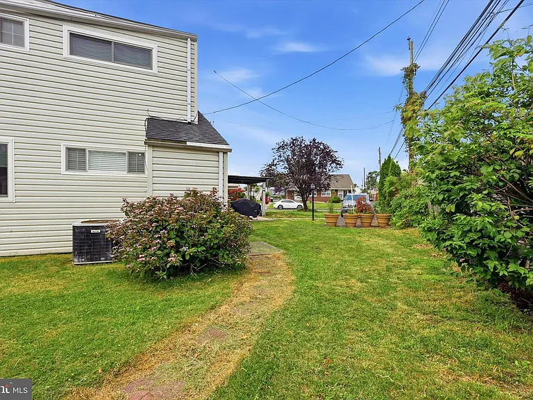 527 Lee Rd — Photo 5