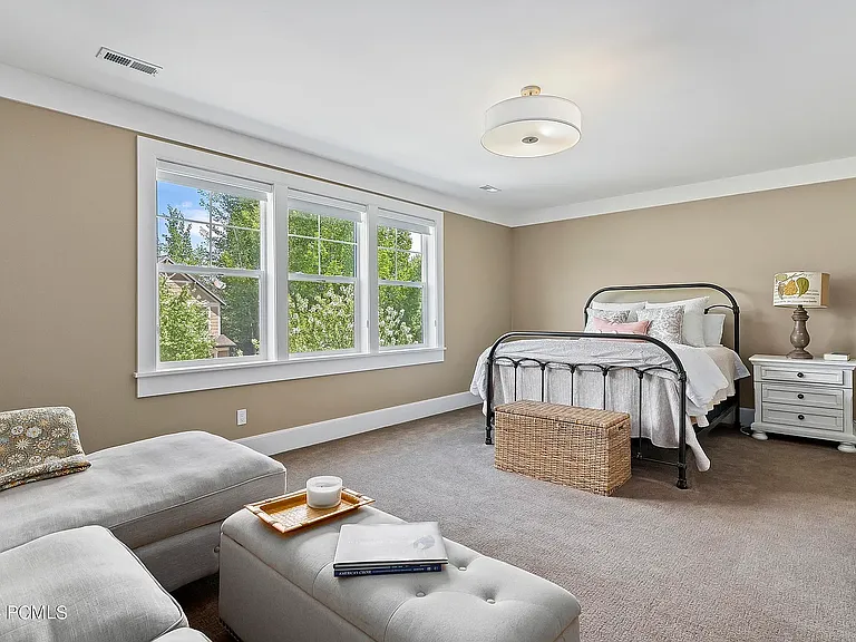 520 E Mission Dr — Photo 17