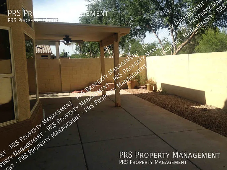 629 S Oak St — Photo 9