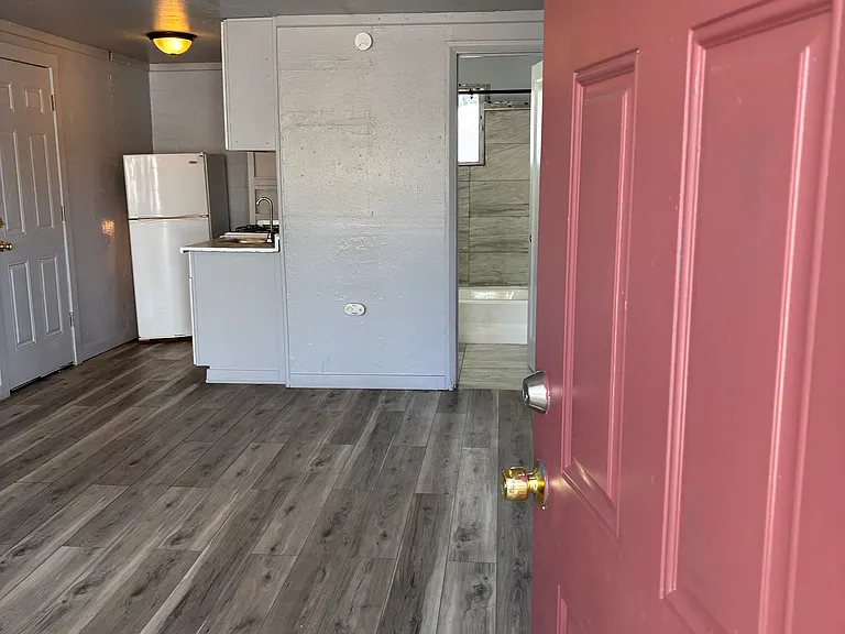 915 E 2nd St #915 — Photo 5