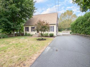 21 Barksdale Ln, Acushnet, MA 02743