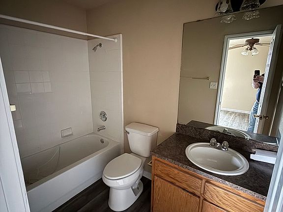 5th image of 212 Janelle Dr APT A