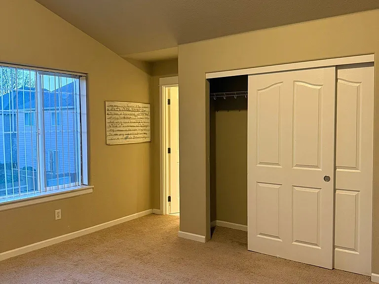 4332 SW 183rd Ter — Photo 8