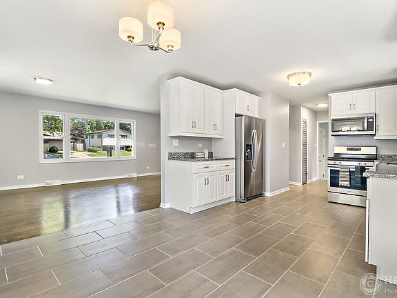 4th image of 2631 Dana Ave