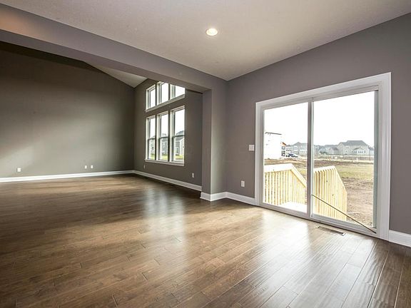 5th image of 223 Night Bird Ln