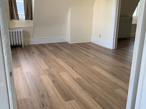 DINING ROOM/DEN