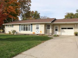 1004 S 14th Ave W, Newton, IA 50208
