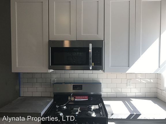 3rd image of 1667 Greenway Ave