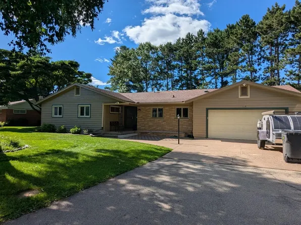 118 Shadow Lake Dr, Waupaca, WI 54981