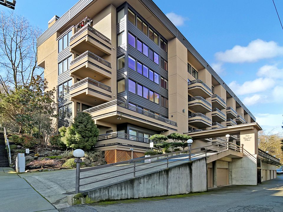 1st image of 700 Crockett St APT 105