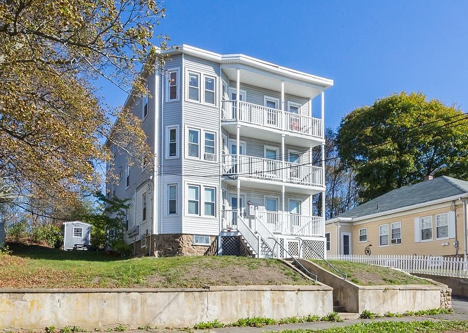 1st image of 184 Ocean Ave W APT 2R