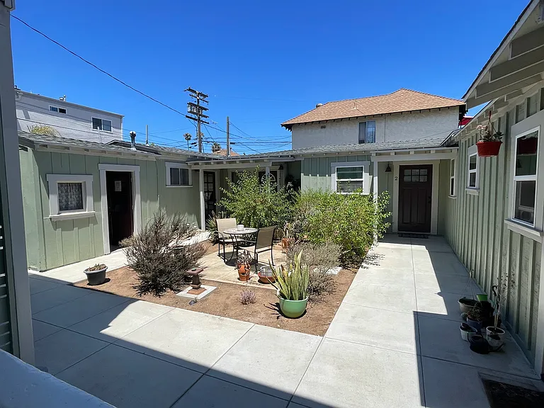 1066 Robinson Ave #1 — Photo 36