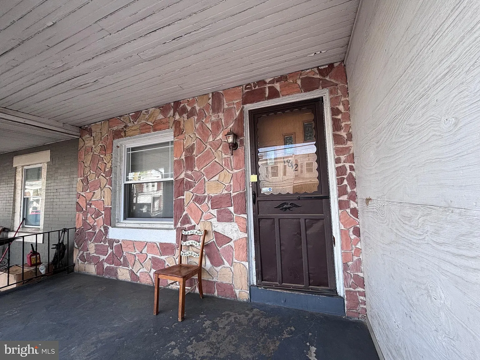 4 bed, 1.0 bath, 1374 sqft, $1,895 — Photo 3