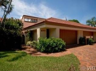 577 Bay Villas Ln, Naples, FL 34108