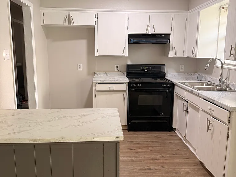 8706 Elbert Cir — Photo 3