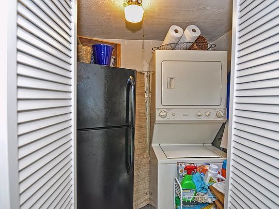 5th image of 388 Essex Ave