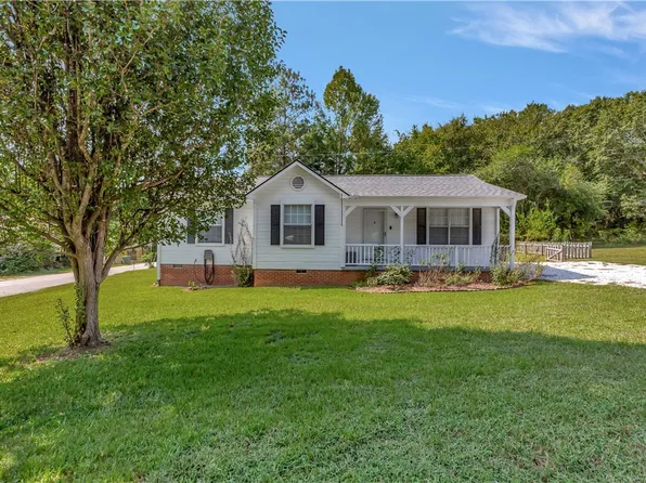 220 Wesleyan Dr, Central, SC 29630