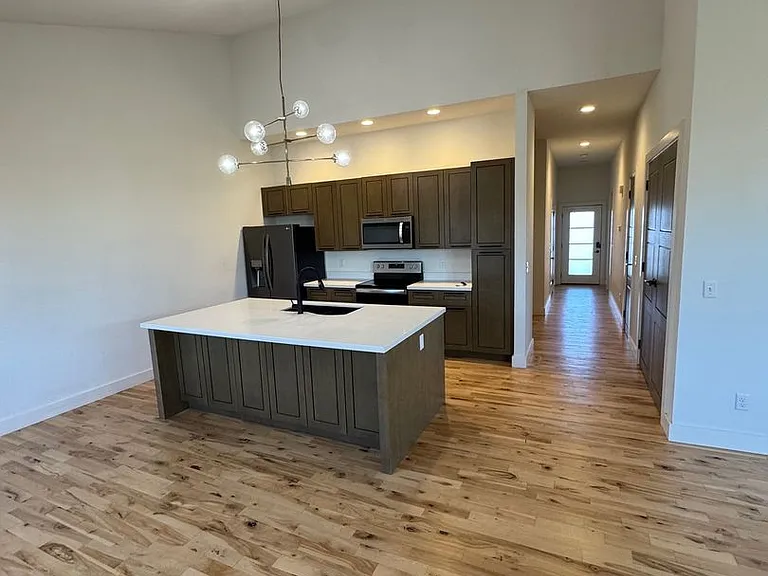 108 & 110 Amberwood Ct — Photo 2