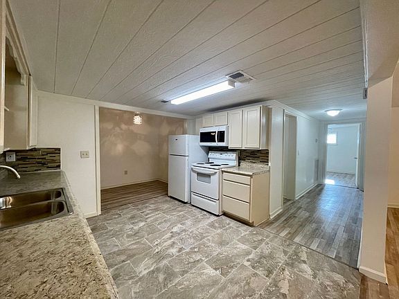 5th image of 12221 Diana Dr