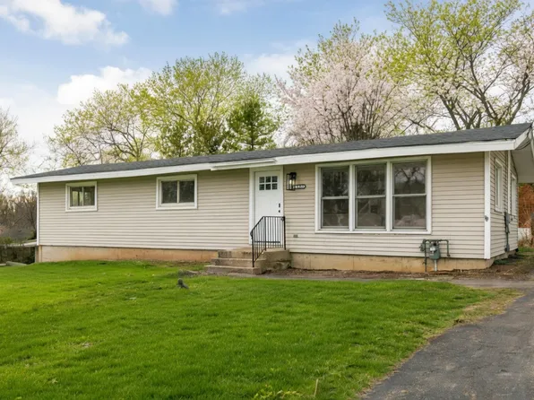 6305 Robert Rd, Cary, IL 60013