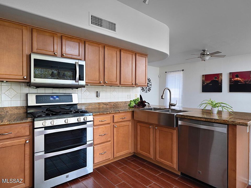 1st image of 206 E Thomas Jefferson Way